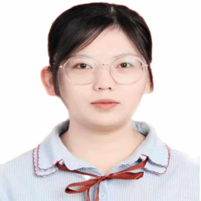 <b>罗  瑾</b>